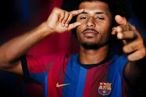 رسميًا.. برشلونة يعلن ضم كريم أديمي بعقد حتى 2031
